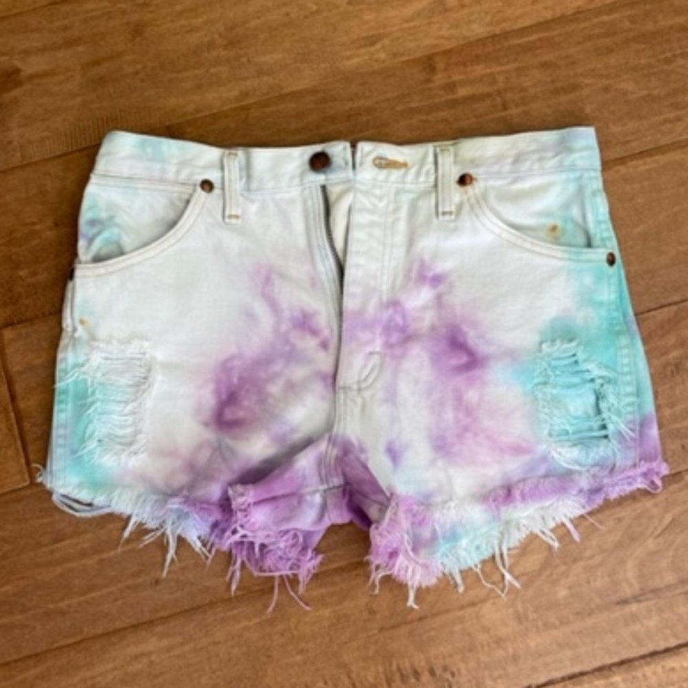 Custom Wrangler Tye Dye Boutique Shorts Size 26